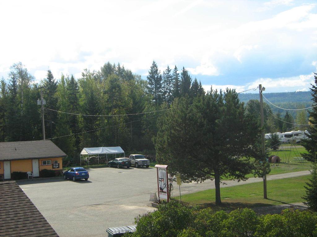 Airport Inn Quesnel Kültér fotó