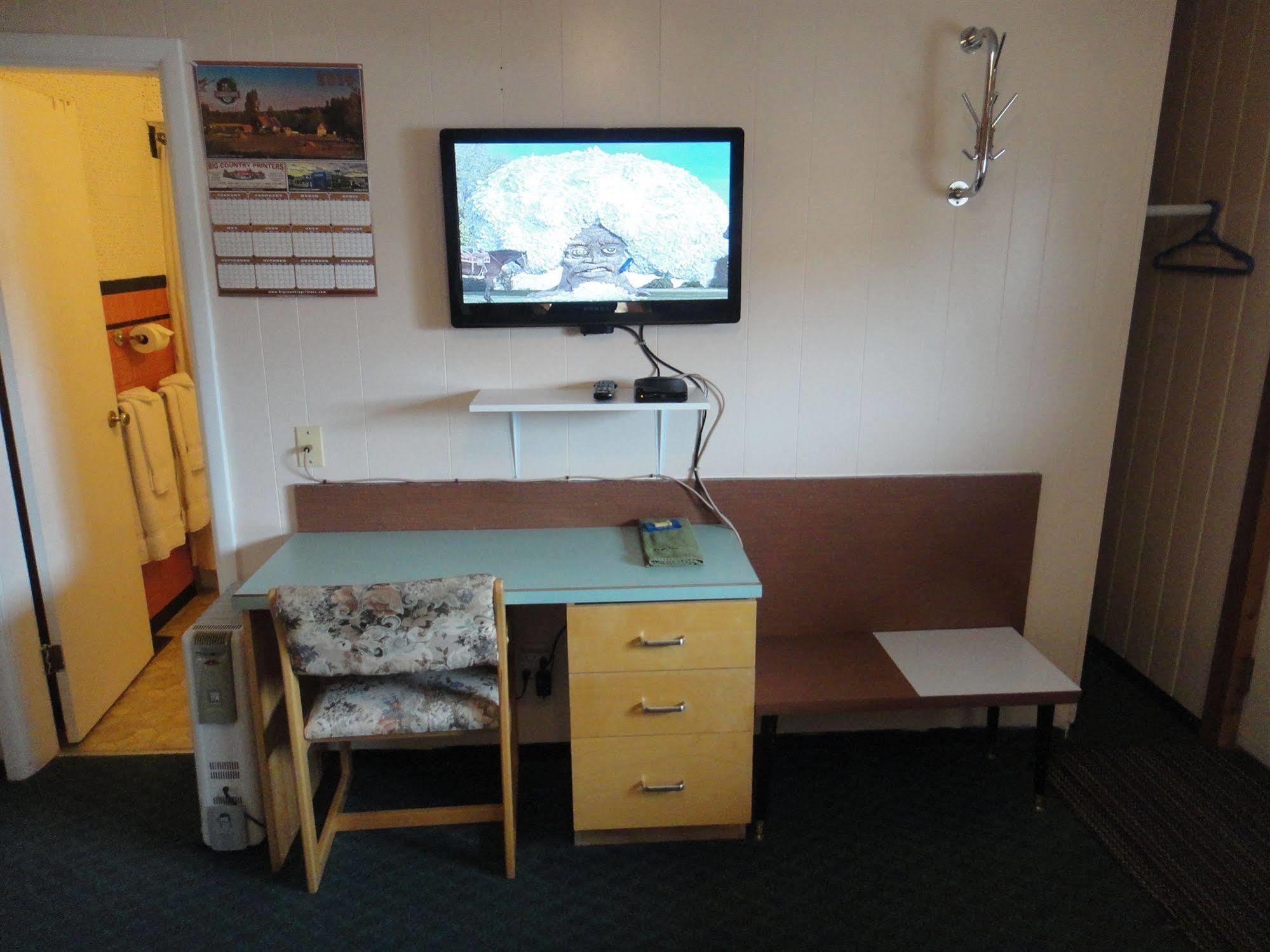 Airport Inn Quesnel Kültér fotó